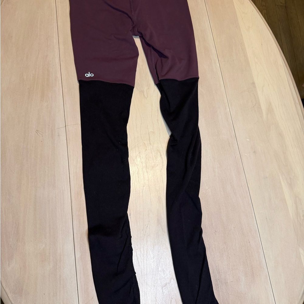ALO Yoga Kids Leggings - Burgundy and Black